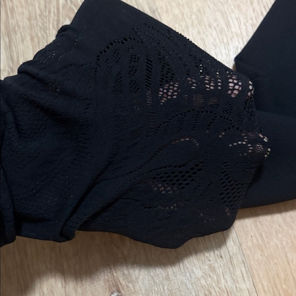 Lululemon Reveal Tight Lattice Paisley 28" in black Size 8 Leggings - Picture 8 of 8